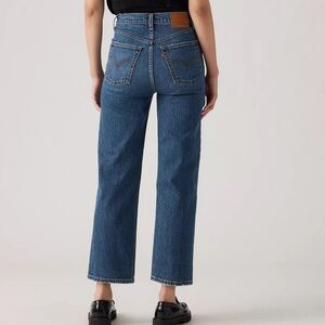 Levi’s ribcage straight size 31, cropped.